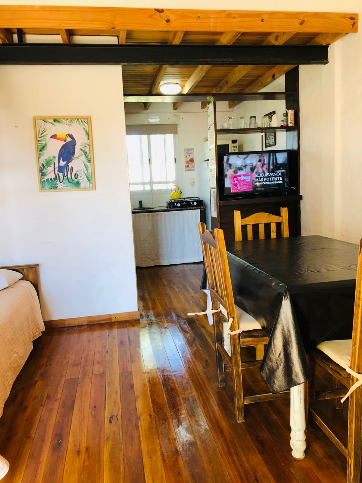 090c9ff8-3001-43cb-a611-5f15ff99a584